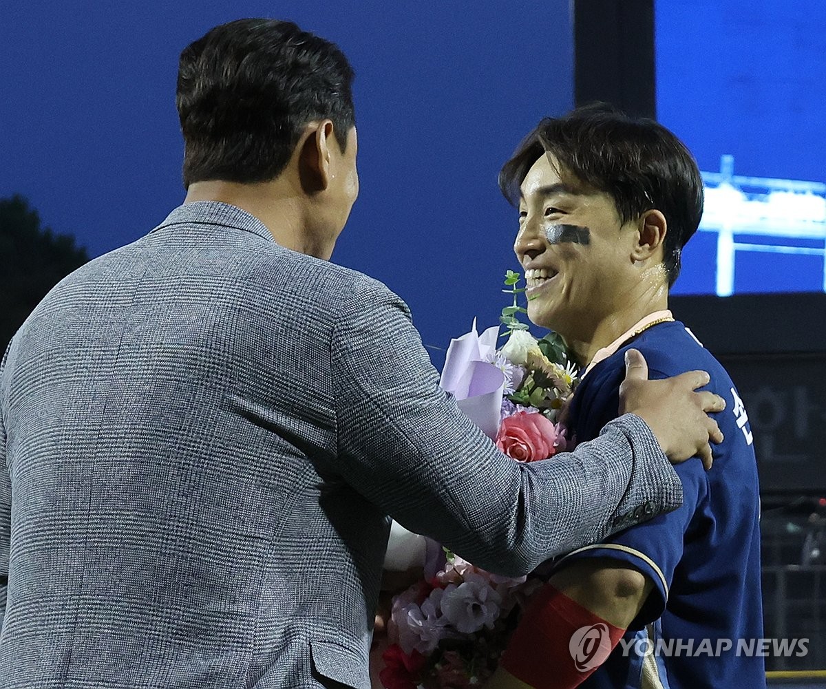 'KBO 통산 안타 1위' 손아섭 "나는 천재 아냐…노력으로 극복"