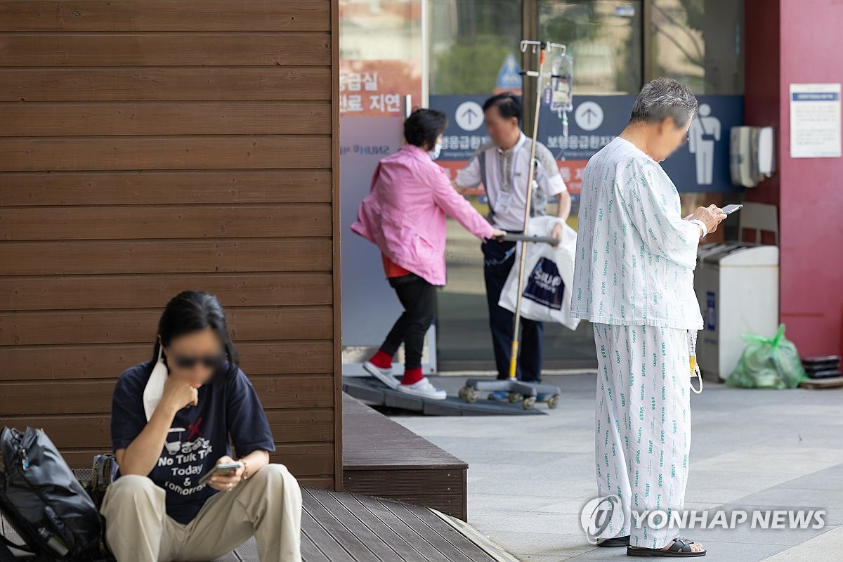 서울대병원 휴진중단, 타병원 확산할까…의정대화 '물꼬' 주목(종합)