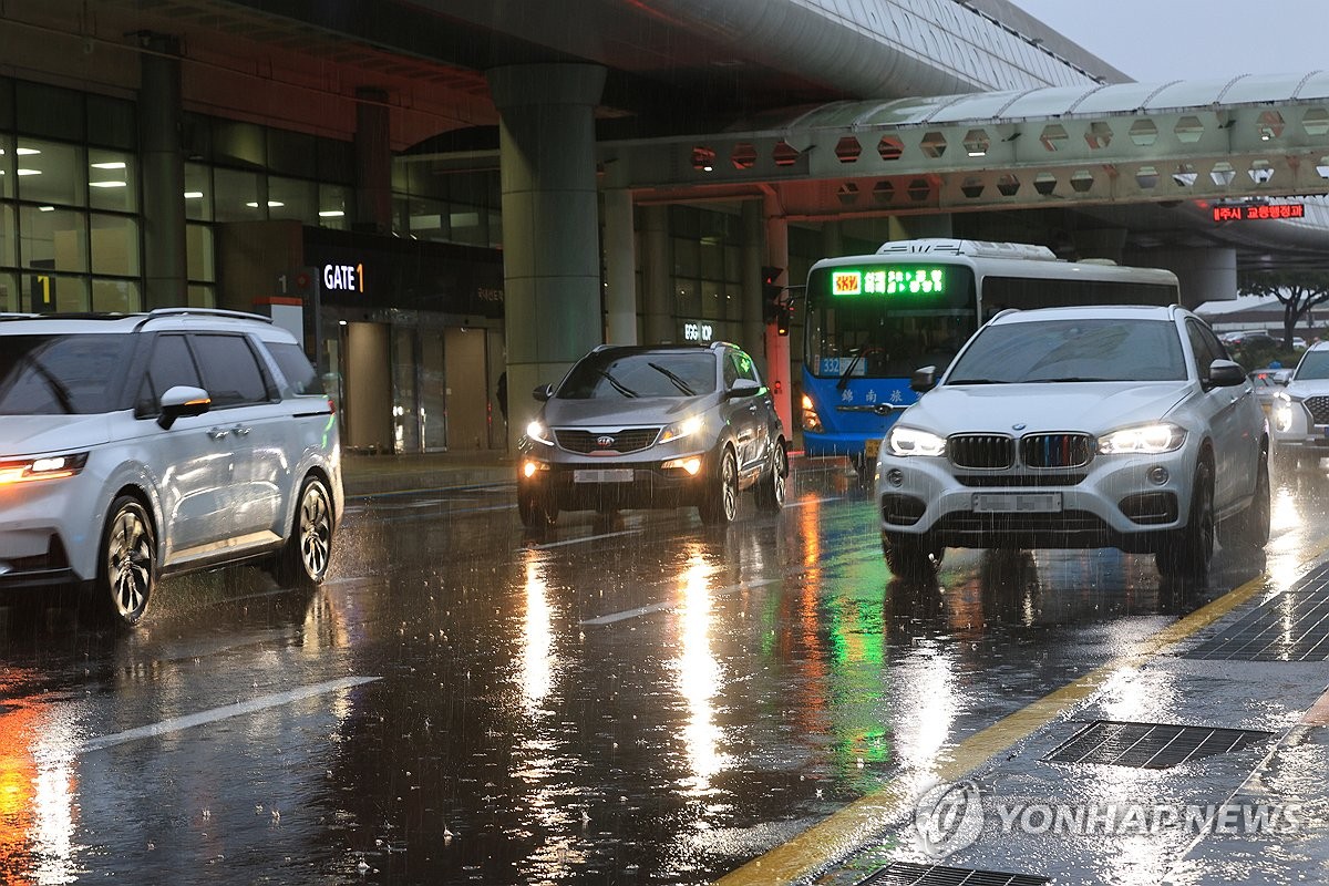 제주 호우·강풍특보 모두 해제…한라산남벽 82.5㎜(종합)