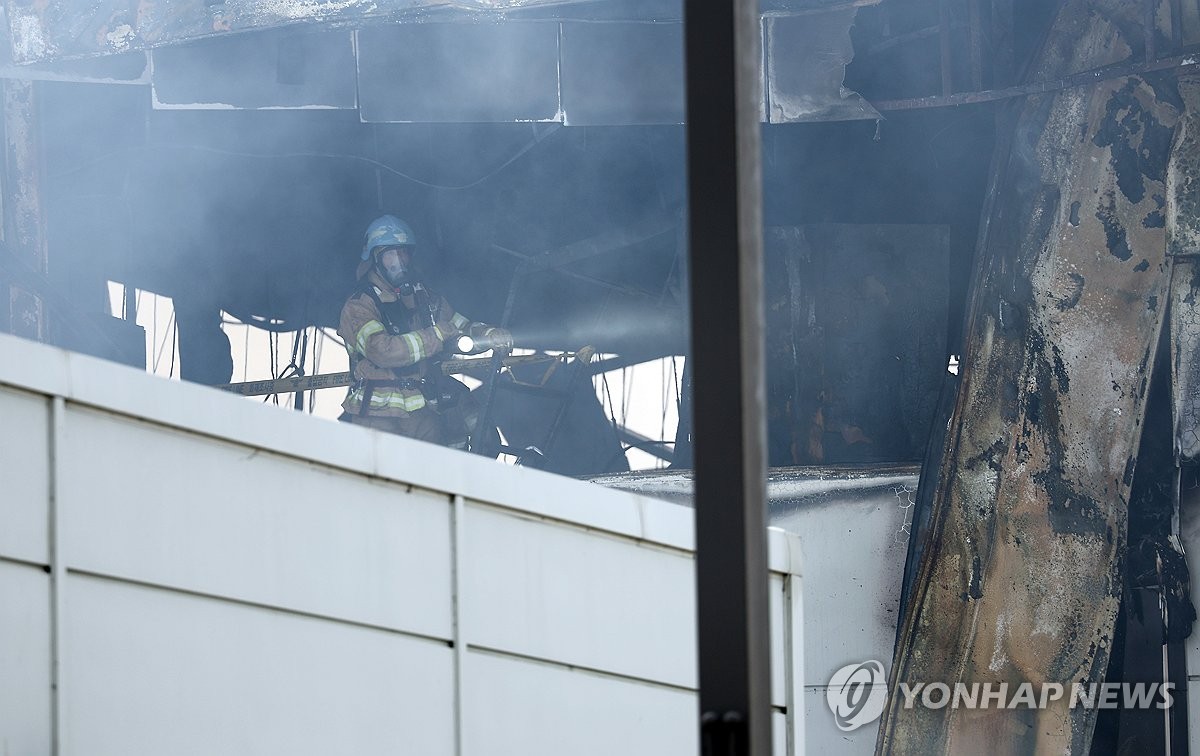 소방당국 "화성 아리셀공장 화재 현장 근로자 중 21명 연락두절"