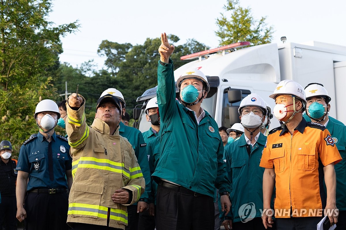 "화성 화재현장에 방독장비 없이 근무"…경찰 내부 비판글 논란(종합)