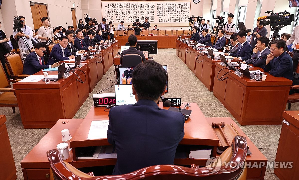 민주 "정청래에 '군대 갔다 왔나' 조롱한 한기호, 윤리위 제소"