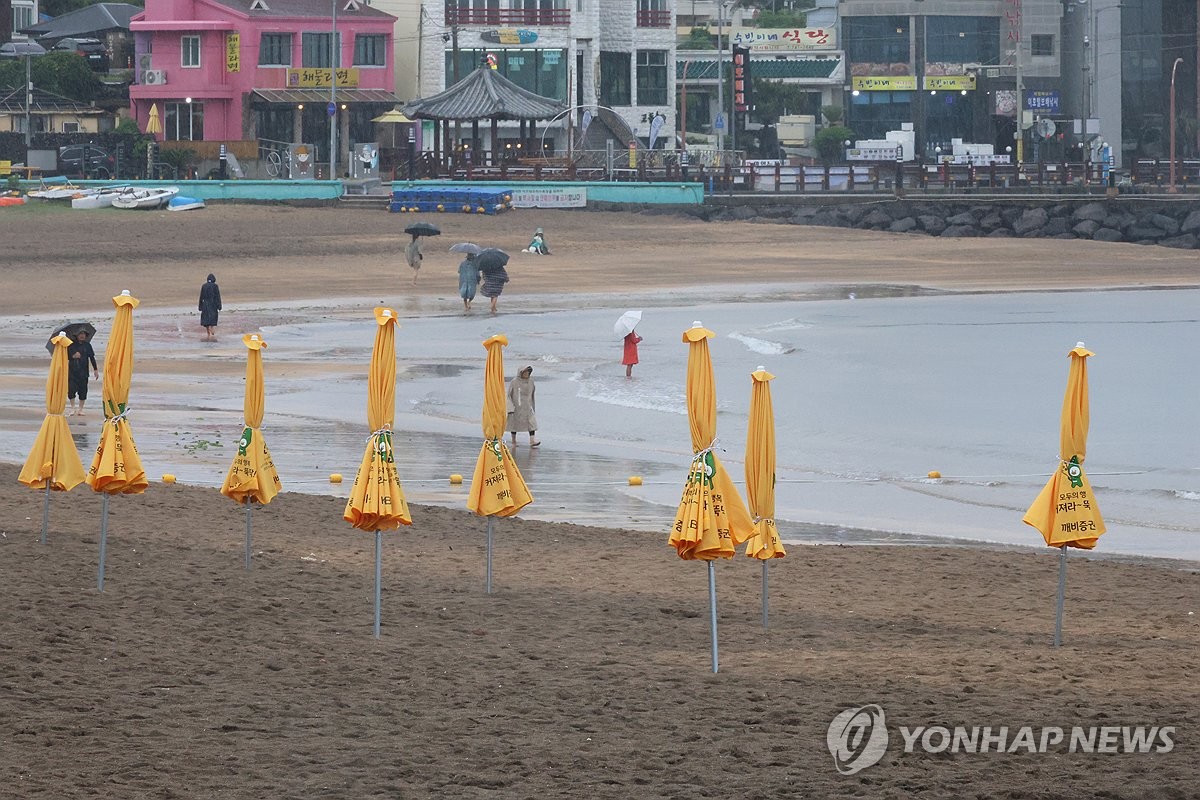 서귀포에 '역대 6월 중 가장 거센 비' 뿌린 비구름대 북동진 중