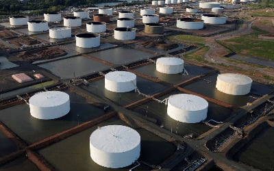 OPEC+회의 '공급 호재', 기름값 급락…4개월 만에 최저 [오늘의 유가]