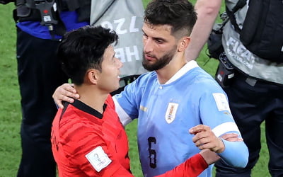 손흥민, 벤탄쿠르 '인종차별' 논란 입 열었다…"우리는 형제"