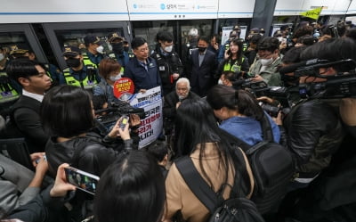 지하철 또 멈출라…전장연 "장애인 7대 입법 불발 땐 시위 재개"