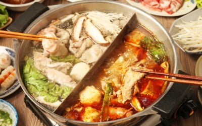 "훠궈 안 사 먹어요" 중국인들 돌변…잘 나가던 식당의 '추락'