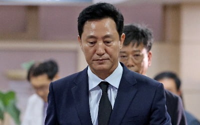 '시청역 역주행 사고' 직원 빈소 방문한 오세훈 시장