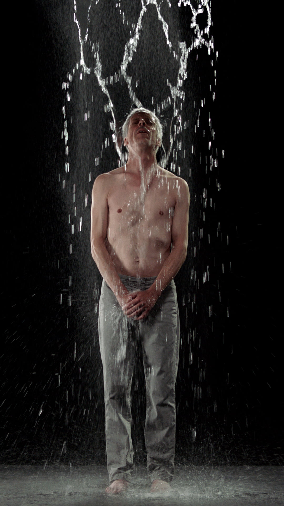 빌 비올라, 'Inverted Birth'(2014) 스틸 이미지, Courtesy Bill Viola Studio © Bill Viola 사진: Kira Perov /국제갤러리 제공