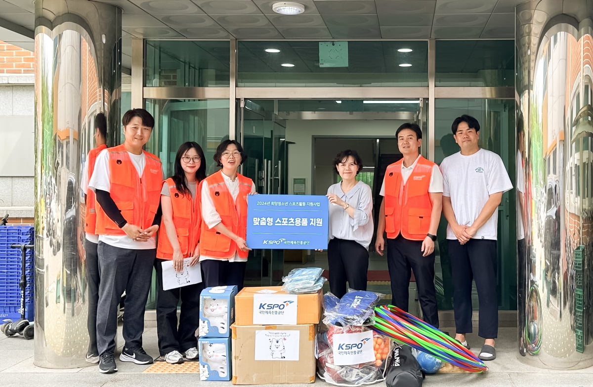 ⚽澳超半场：阿扎尼屡造险，谢里丹奉献关键封堵，惠灵顿凤凰暂0-0墨尔本胜利