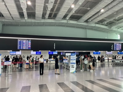 '1000만명' 몰릴 김해공항 신축터미널 가보니…"소요시간 절반으로" [현장+]