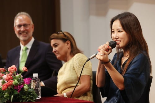 30일 서울 서초구 예술의전당 오페라하우스 컨퍼런스홀에서 열린 '예술의전당&게오르그 솔티 아카데미 기자간담회'에서 박혜상 소프라노가 인사말을 하고 있다. 연합뉴스