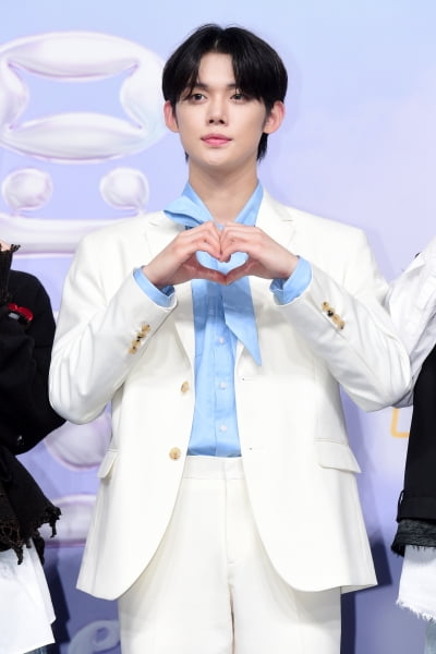 [포토] TXT 연준, '감탄을 부르는 멋진 남자' (SBS 가요대전 Summer)