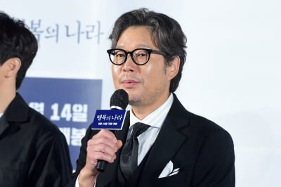 [포토] 유재명, '무게감 있는 배우'