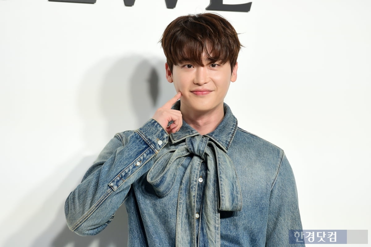 [포토] 이종석, '수줍게 볼콕'