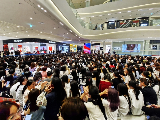 하노이 '팝업 성지' 롯데몰 웨스트레이크 하노이, 2천억 돌파! 올 여름엔 '몰캉스' 로 뜬다!