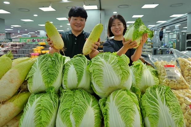 롯데마트∙슈퍼, '상생 배추, 무'로 물가 대응