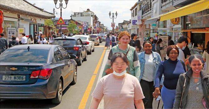 외국인도 찾는 카지노 바카라   기업 연수 장소로 최근 인기를 모으고 있는 경주 카지노 바카라.  /경주시 제공 