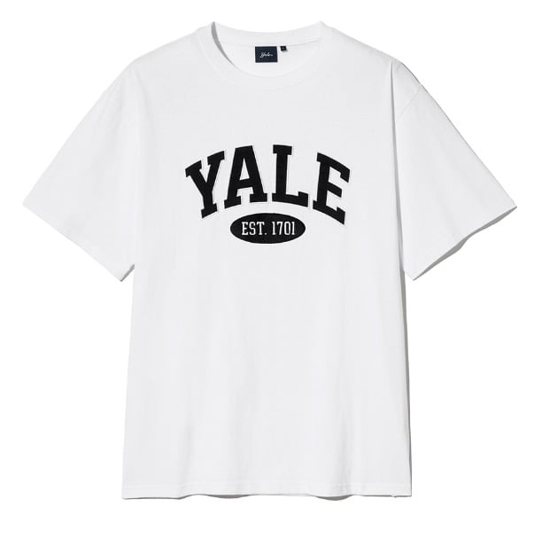 패션기업 워즈코퍼레이션이 미국 명문 사립대 예일대의 시그니처 패션을 선보이는 브랜드 ‘예일’의 티셔츠. 사진=워즈코퍼레이션