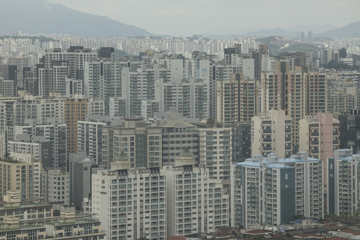 7월 24일 오후 서울 서초구 일대 아파트 모습.  사진=한국경제신문