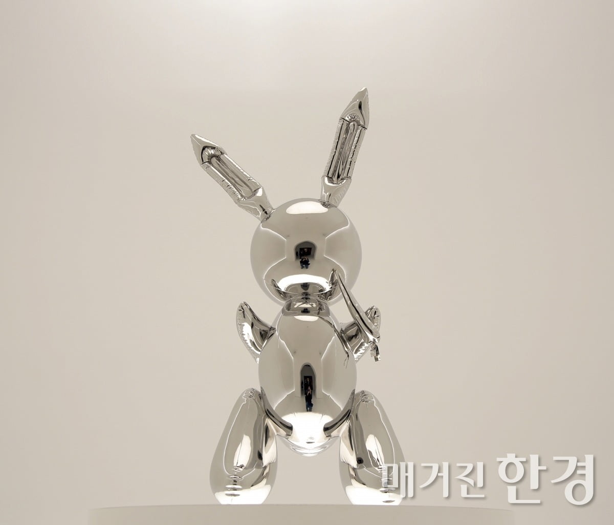 생존 작가 중 가장 비싼 값을 기록한 쿤스의 <Rabbit> 