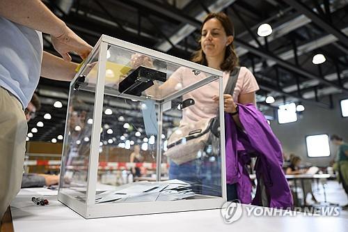 [속보] 佛총선 1차 잠정 투표율 67%…2022년보다 19.5%p↑