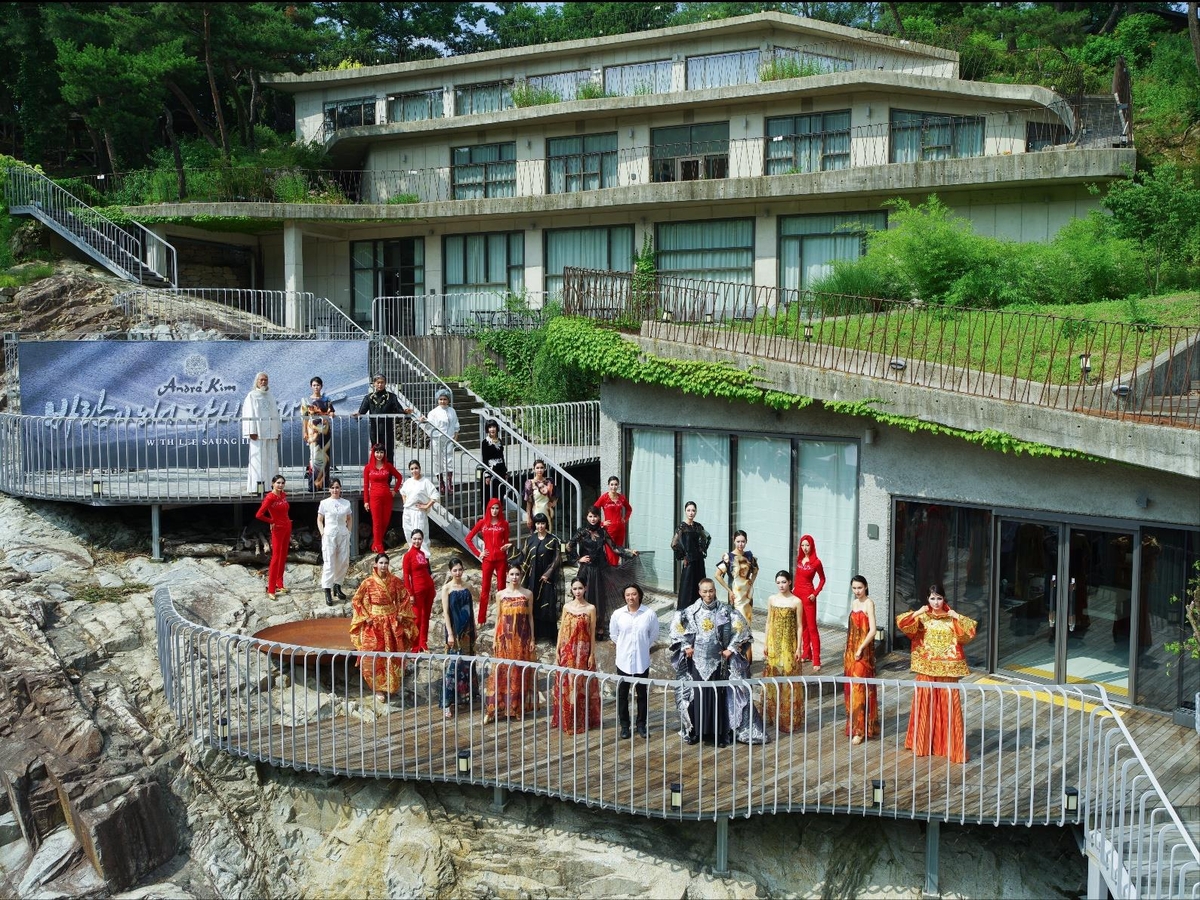 '바람이 되어 만난 앙드레김'…추모 패션쇼 성황리에 열려