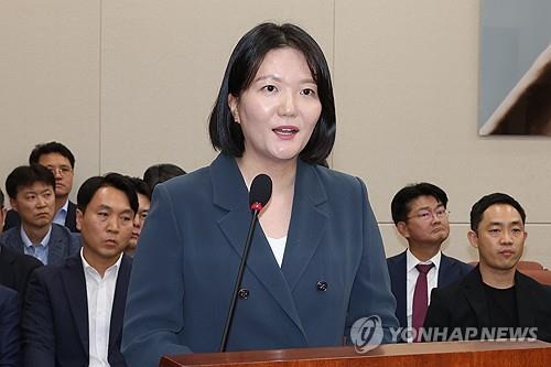 네이버 최수연 "단기적으로 라인관련 지분매각 안 해"