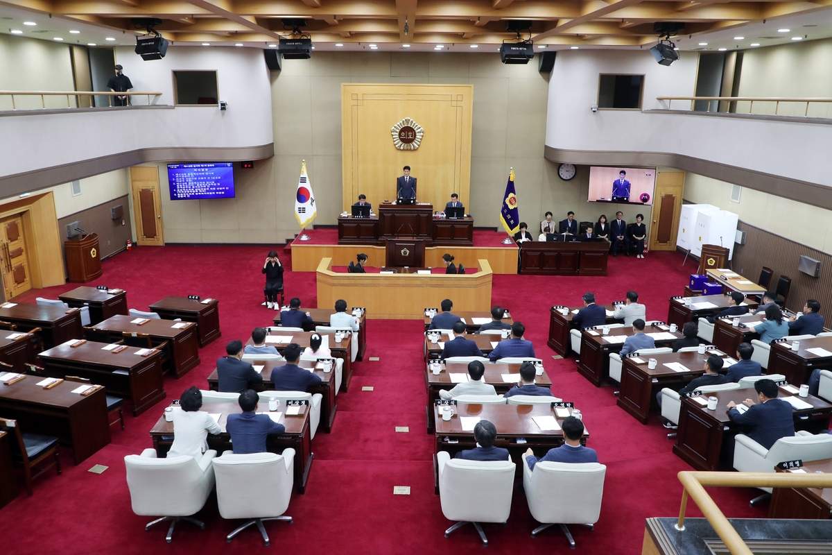 충북도의회 후반기 원 구성, 국힘 내분 속 마무리