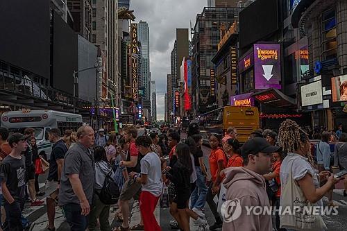 뉴욕시 "마약투약·범죄·노숙자 없는 타임스스퀘어 만들자"