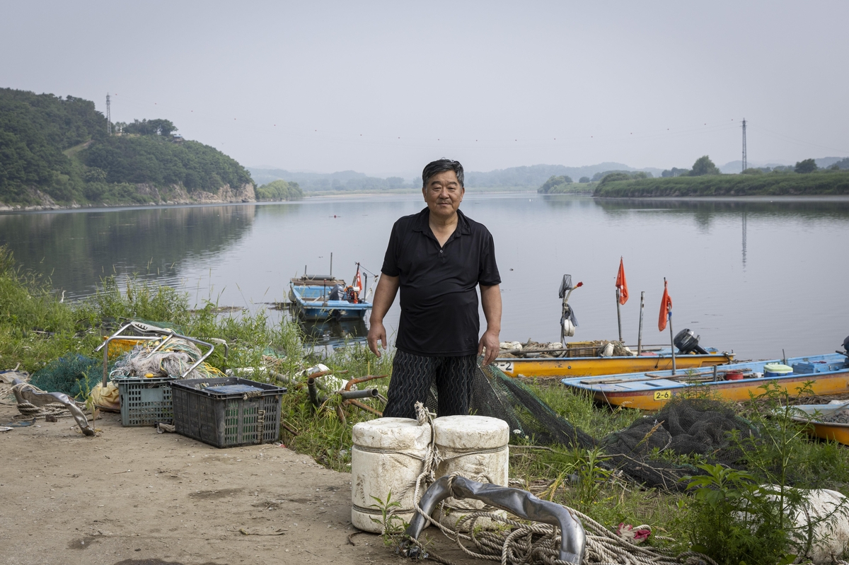 [민통선 사람들] ③ 장엄한 임진강에 배 띄우고 황복·참게·장어 잡는 어부