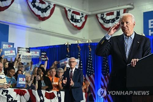 바이든 "대선서 트럼프 정치적으로 추방"…사퇴론 정면돌파 나서