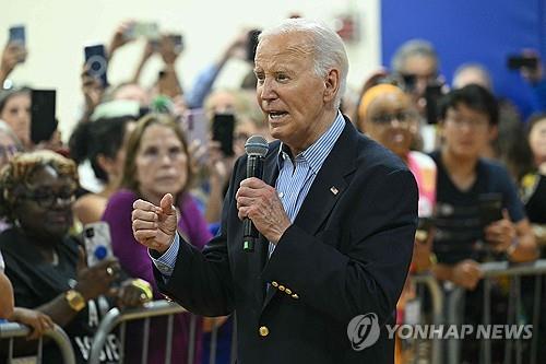 바이든 "주님이 관두라면 관두겠지만…나, 40살처럼 보이지않나"