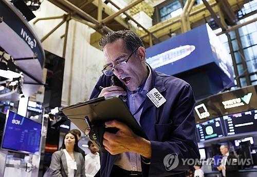 S&P500 올해 35번째 신고점…'추가 상승 vs 10% 하락' 전망 갈려