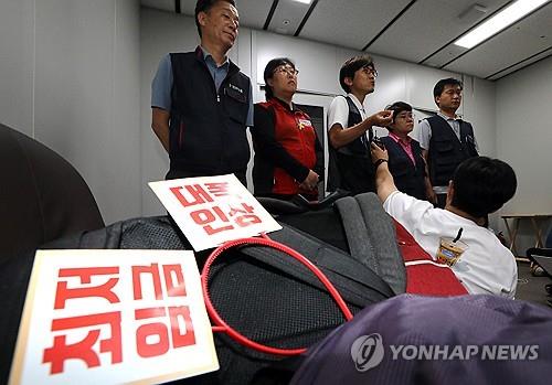 1만원 찍은 한국 최저임금, 유럽보단 낮고 아시아에선 높은 편