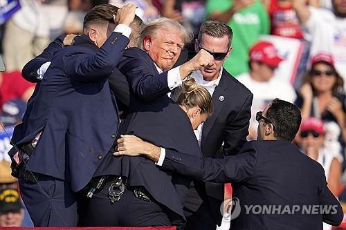 [속보] 美사법당국, 트럼프 유세장 총격 '암살시도'로 규정