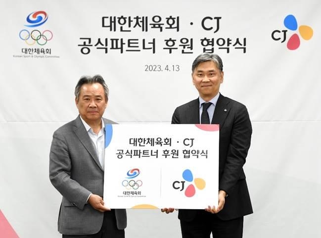 CJ, 파리올림픽 선수단에 비비고 간편식 제공…"밥심 책임진다"