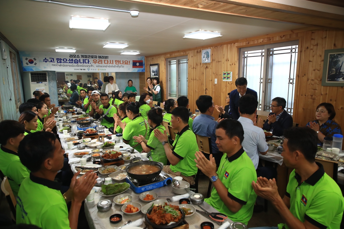 곡성군, 첫 공공형 외국인 계절근로사업 종료…1천여 농가 지원