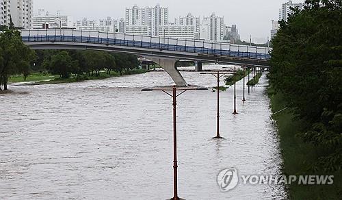 잠기고 무너지고…수도권 집중호우에 경기지역 피해 속출