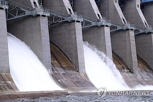 강원 내륙·산지 30∼100mm 비…낮 기온 27∼32도