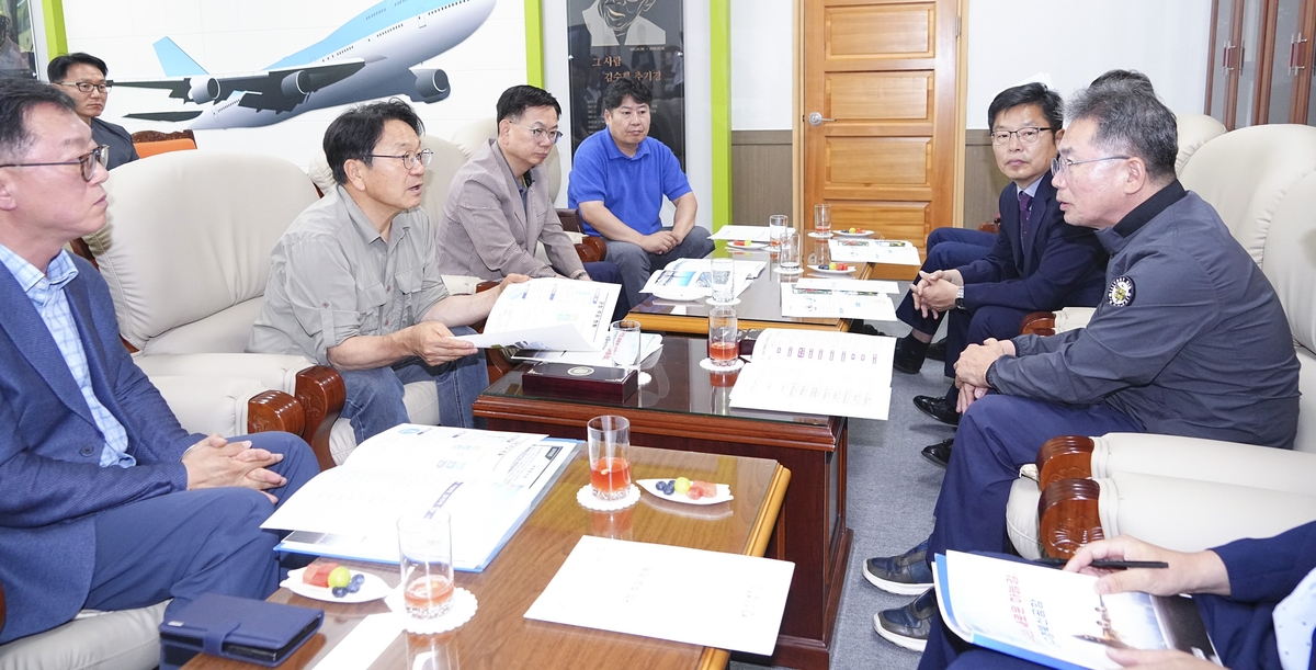 강기정 광주시장, TK 신공항 현장 찾아 공항 이전 해법 모색