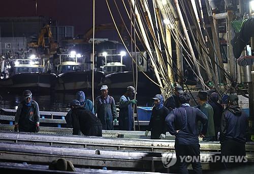 어창·갑판 높이 맞추고 방수 구멍 작게…해수부, 규제 완화