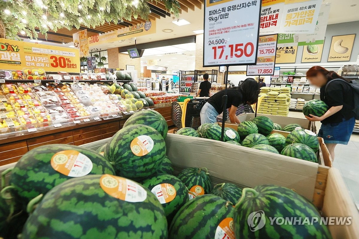 "복날, 수박·닭고기 부담 없을 듯"