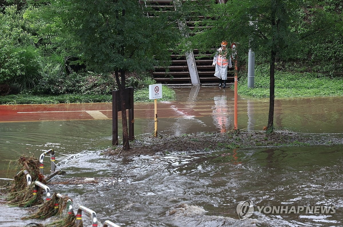 수도권·충남 폭우에 위기경보 상향