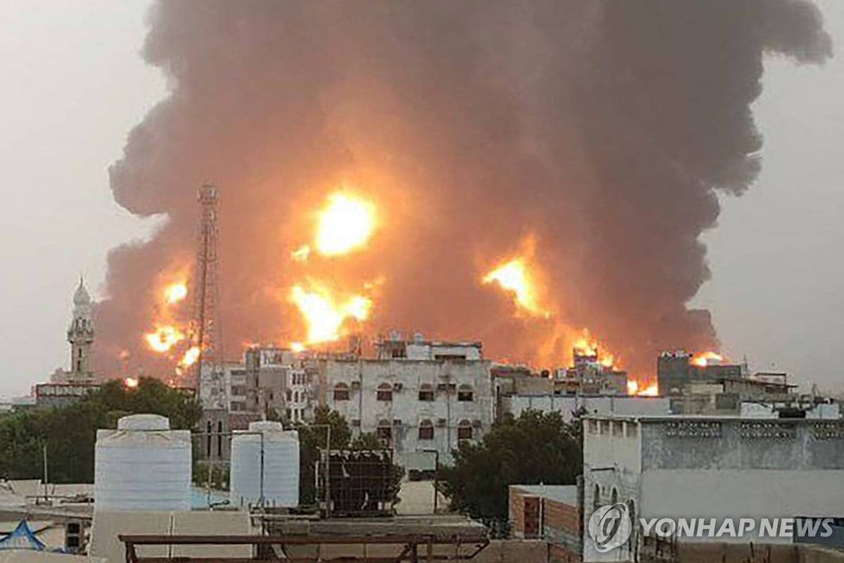 이스라엘, 후티 근거지 보복 공습…첫 예멘 타격