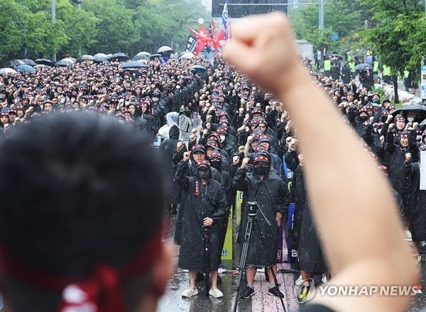 다시 마주앉는 삼성전자 노사…23일 교섭 재개