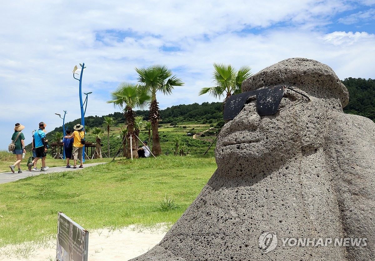 폭염경보 '주의→'경계' 상향…체감 33도 이상