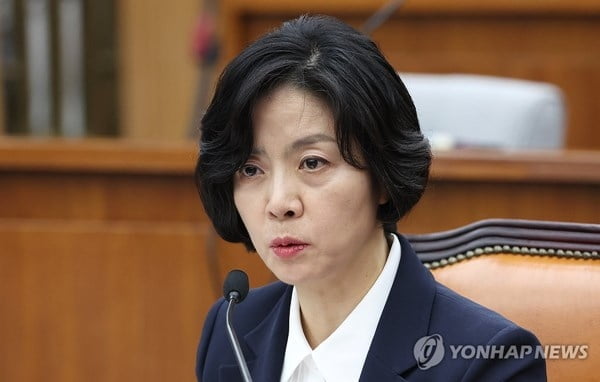 '아빠찬스 논란' 대법관후보 배우자, 비상장주식 19억 기부