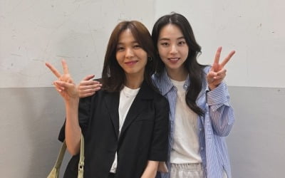Sunye, who cheered for Sohee's play, remains strong even in her 18th year with Wonder Girls