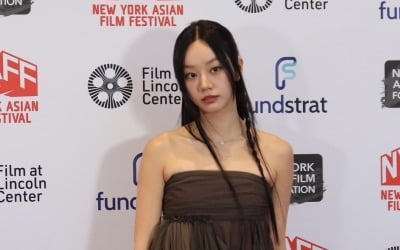Lee Hye-ri won the New York Asian Film Festival's 'Rising Star Award' for the movie 'Victory'